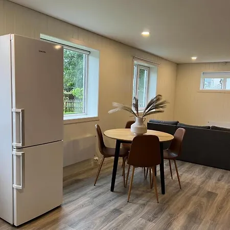 Apartment In Veblungsnes